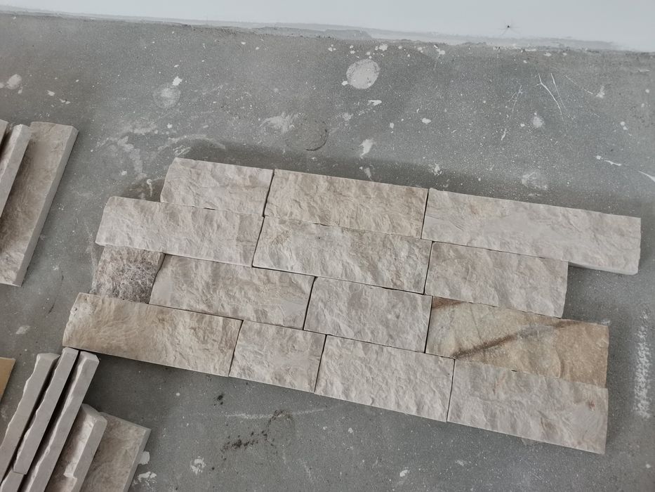 Marmura Cappuccino Scapitata 7 cm x LL x 1.2 cm;