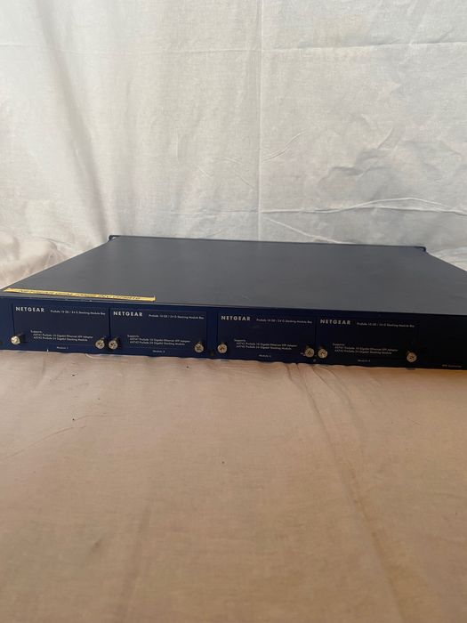 Суич Netgear 7352S