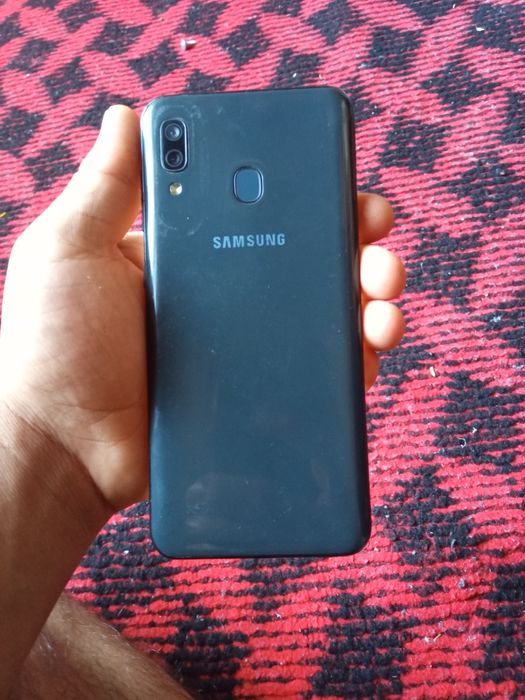 Samsung Gallaxiy A30