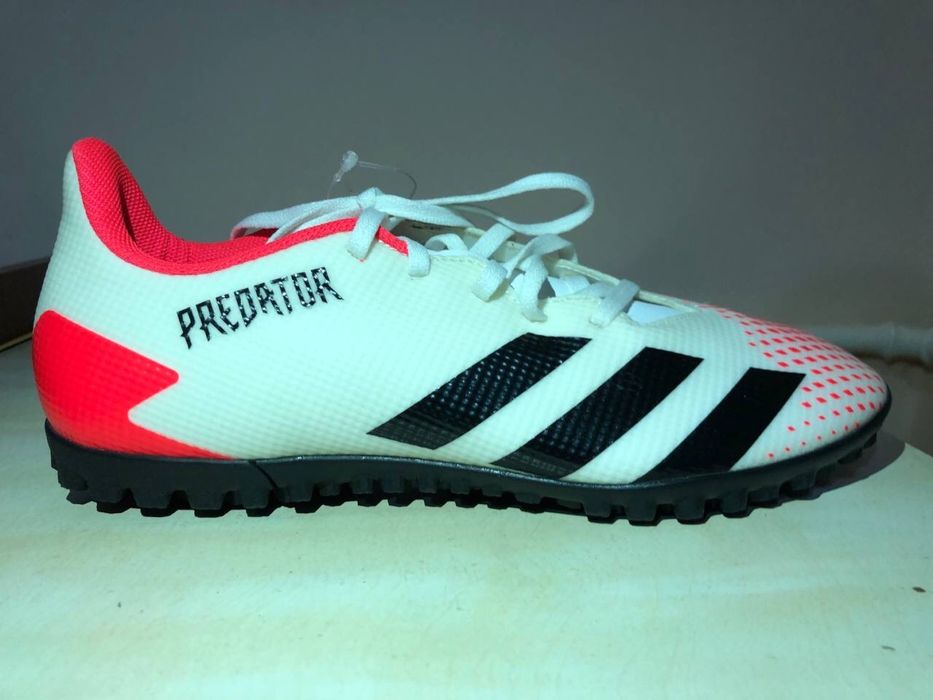 Бутсы сороконожки adidas оригинал 6 пар