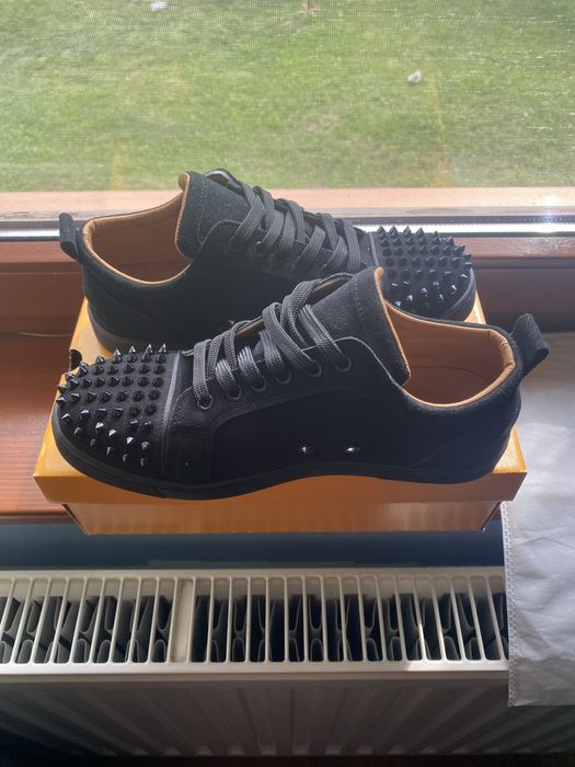 Louboutin Junior full box