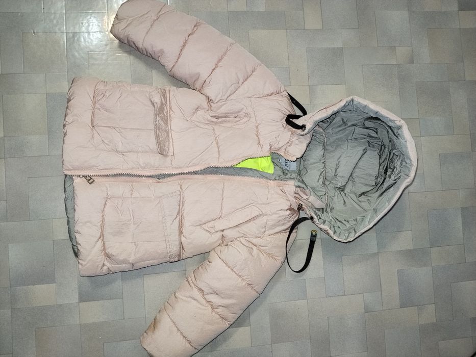 Продам детскую куртку