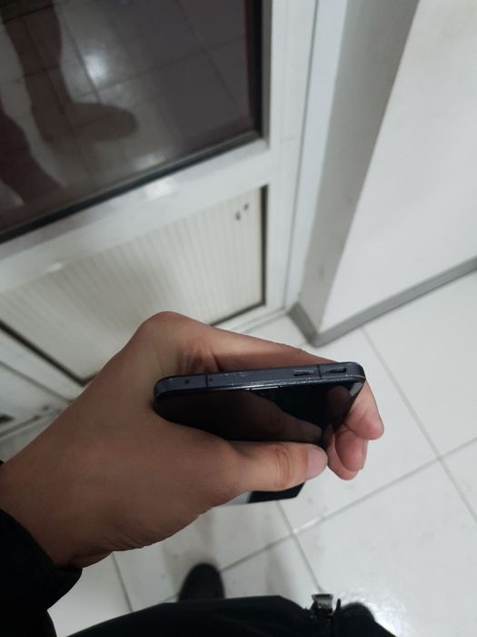 Game phone Poco f4 GT 8 ram 128 rom