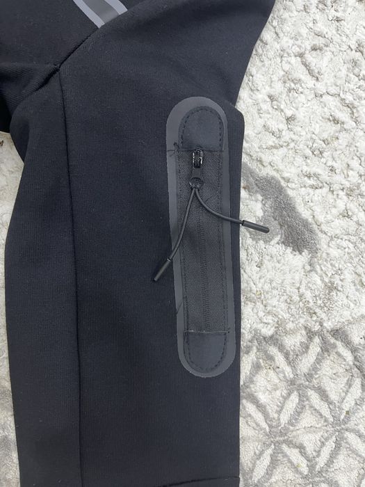 Найк теч флис черного цвета