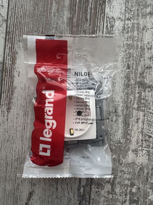 Контакти и ключове без лаиснити на много добра цена