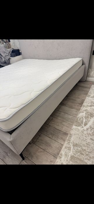 Продам кровать с матрасом