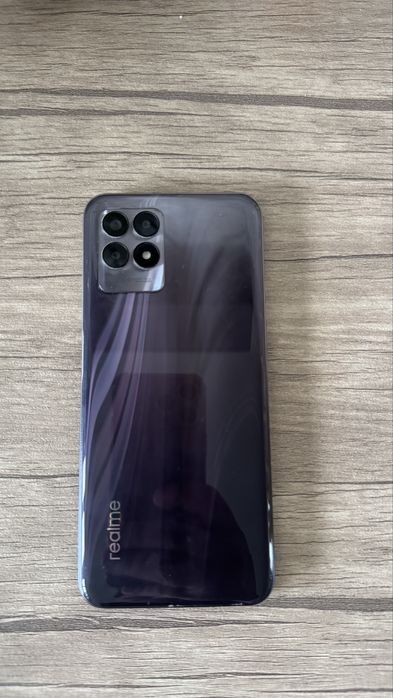 Realmi 8i в хорошем состоянии