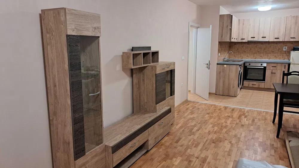 Дава се под наем Двустаен апартамент в Варна, Лятно кино Тракия - 60 кв.м за 434 € - Снимка #1