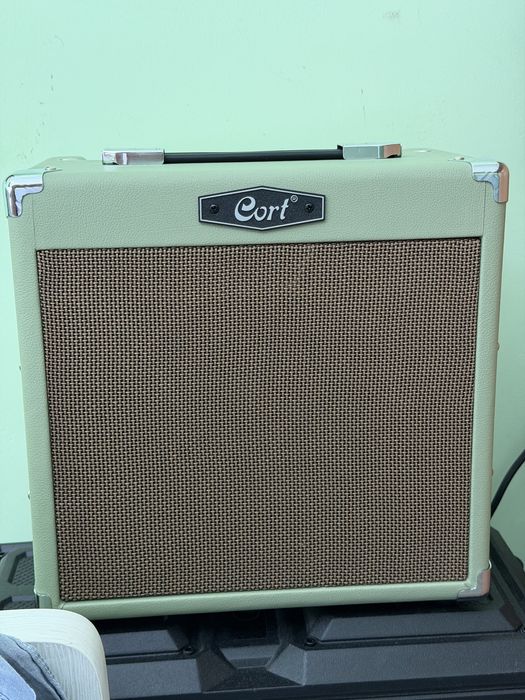 Cort G110 + комбик cm15r