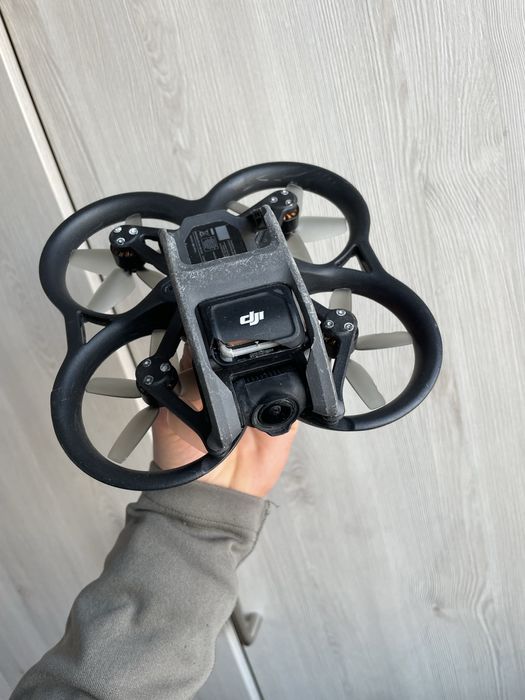 Drona Dji Avata.