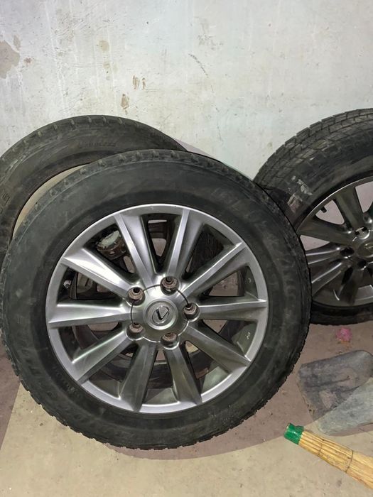 Продам шины с дисками 275/55/20