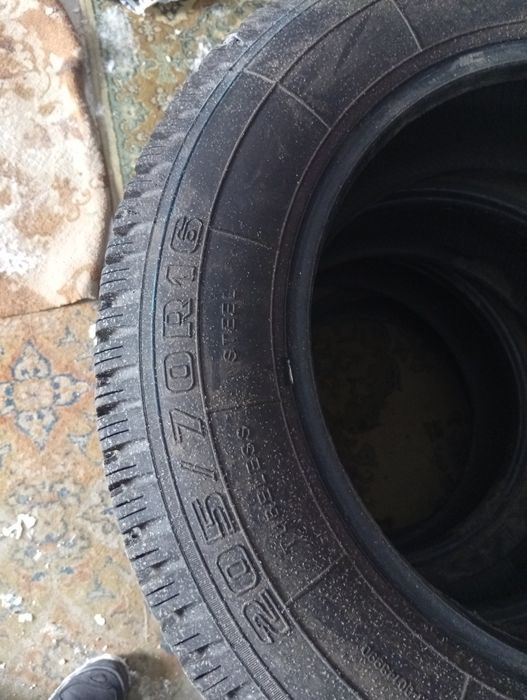 Продам резину на 16 от нивы