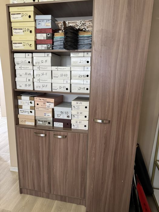 Продам Книжный шкаф