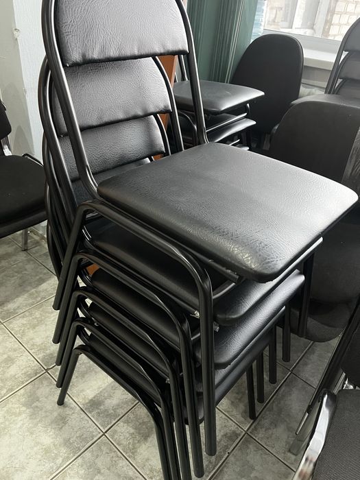 Офисные стулья, конференц стол