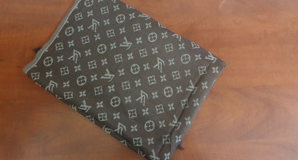 Eșarfă Louis Vuitton premium