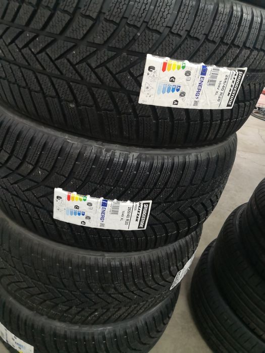 265 40 20 цола гуми нови Bridgestone dot 22