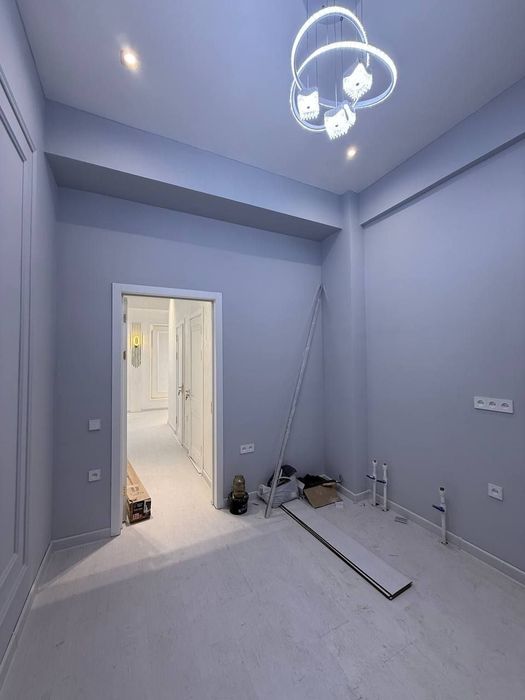 Срочно! Продаётся двухкомнатная квартира Юнусабад 8 квартал 1 этаж