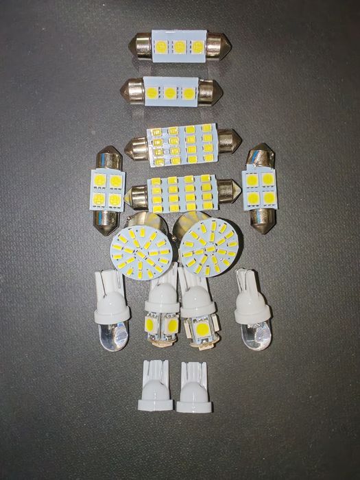 Becuri led interior auto