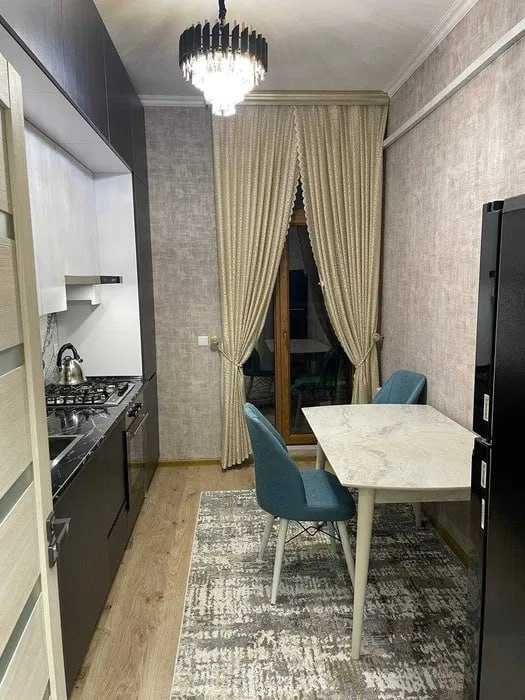 Сдаётся срочно 2 комнатная квартира на метро Новза