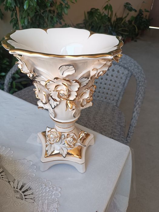 Декоративная ваза