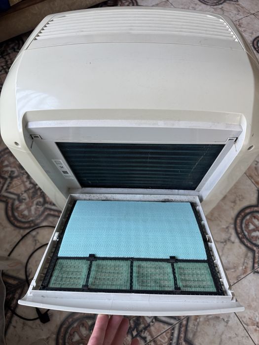 Aparat aer conditionat portabil Delonghi PAC WE110ECO, 11000 BTU, putin folosit, stare foarte buna
