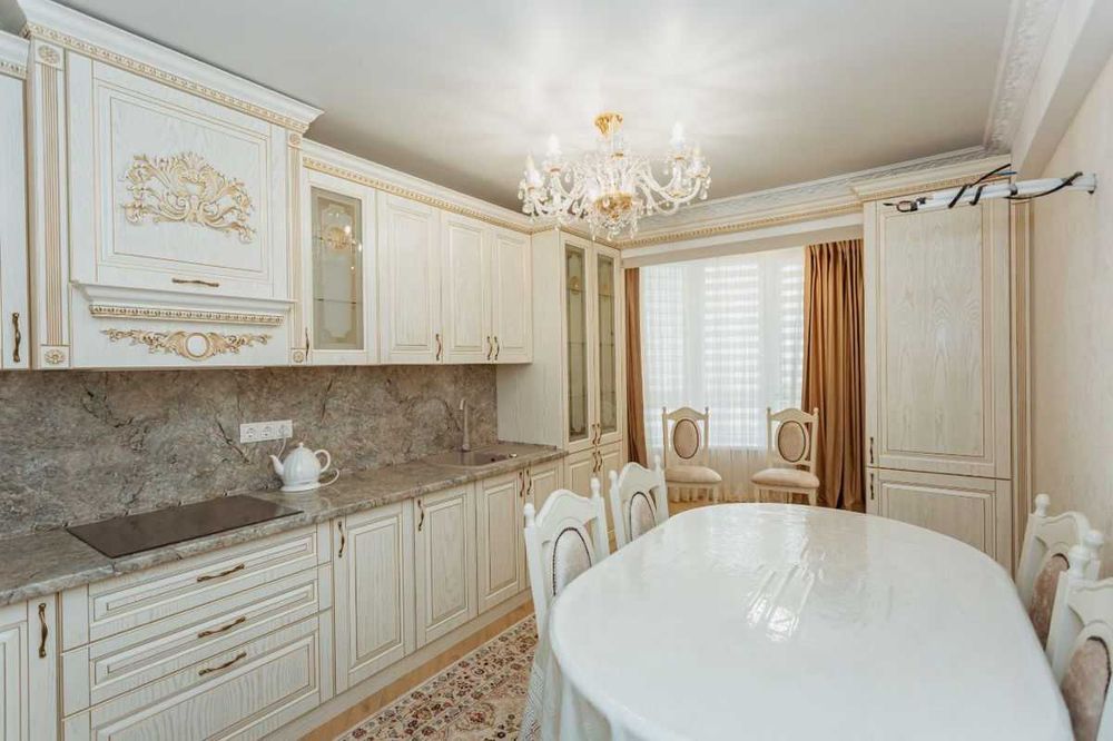 Дава се под наем Двустаен апартамент в София, Център - 68 кв.м за 450 € - Снимка #2