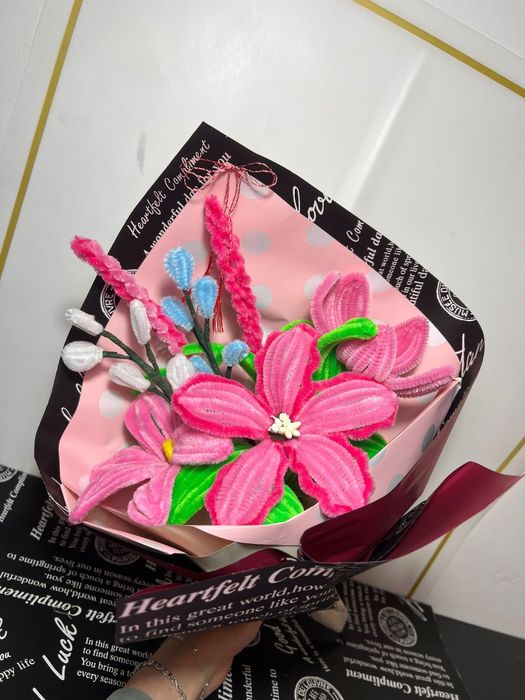 Buchete de flori plusate