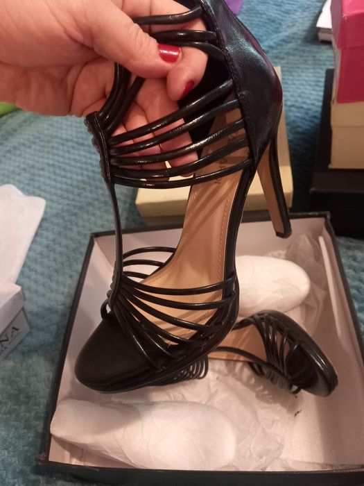 Продам туфли новые