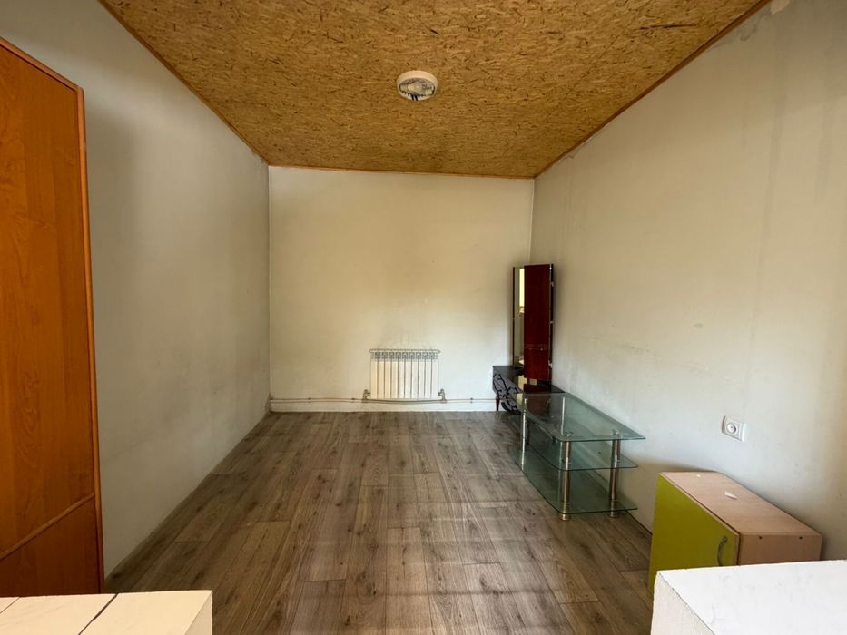 Сдам комнату на 2-м этаже