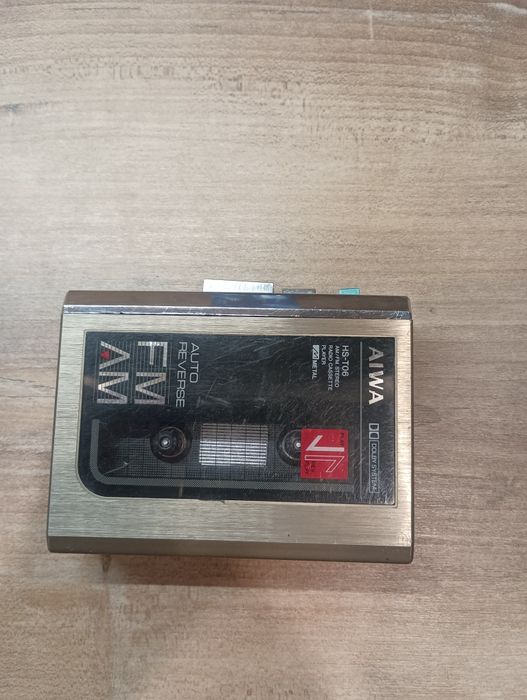 Aiwa HS-T06 am/fm stereo radio cassette player