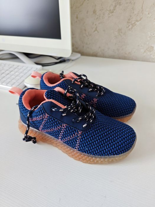 Детские кросовки новые