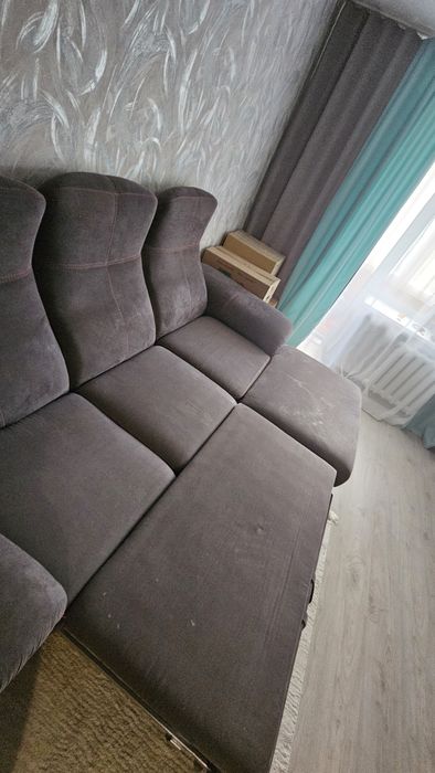 Диван с оттоманкой