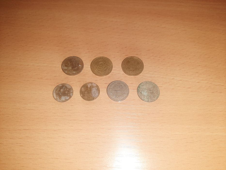 Продавам стари монети