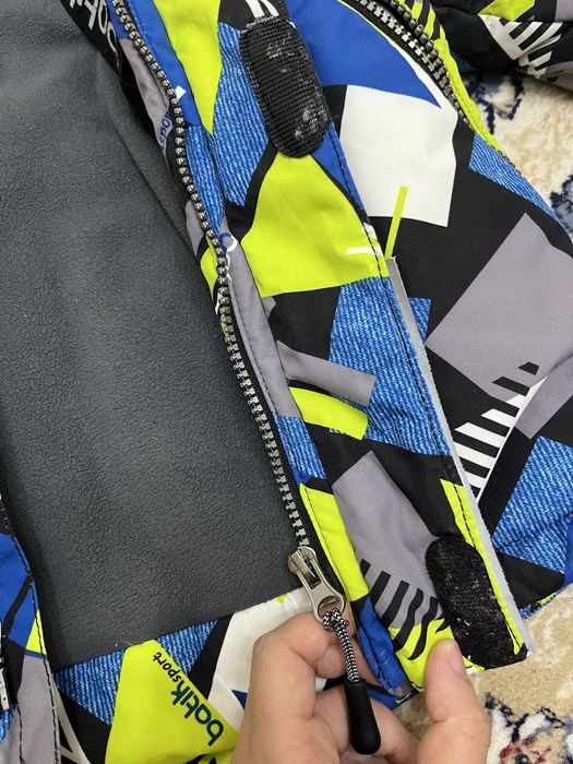 Продам куртку для мальчика 98 см