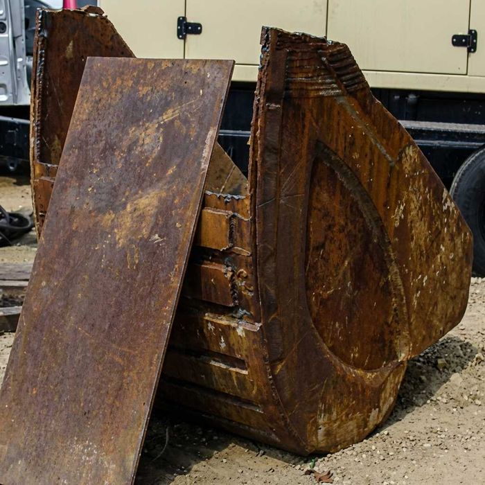 Ремонт на повредени багерни кофи