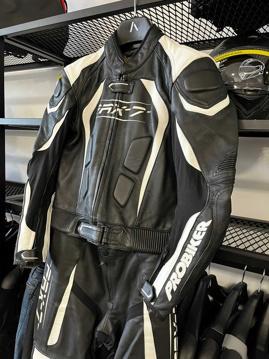 Kожен мото екип PROBIKER PRX- ,2части 48-S ,всички протектори,като нов