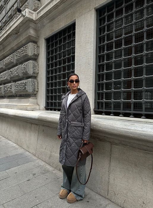 Дълго капитонирано яке налично в размерM и XL