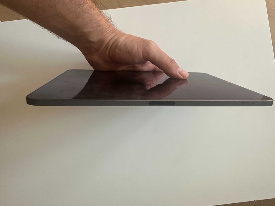 iPad Air 5 M1 64GB WiFi Space Gray, impecabil, cutie + cablu