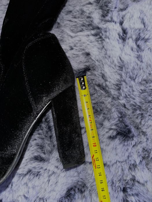 Cizme de catifea cu toc