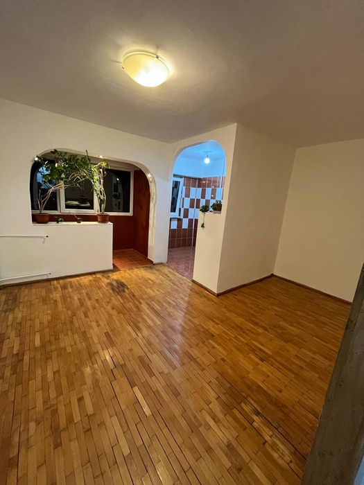 Vând garsonieră zona Prundu rond Lânăriei