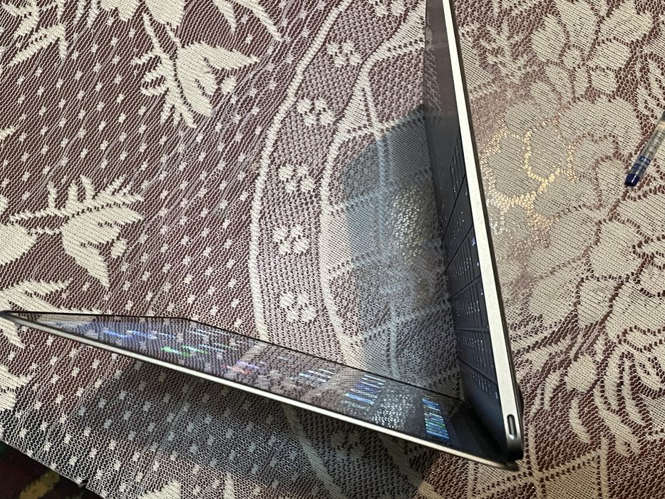 Macbook (air) 2017 12 inch 512GB 299$ 38 sikl