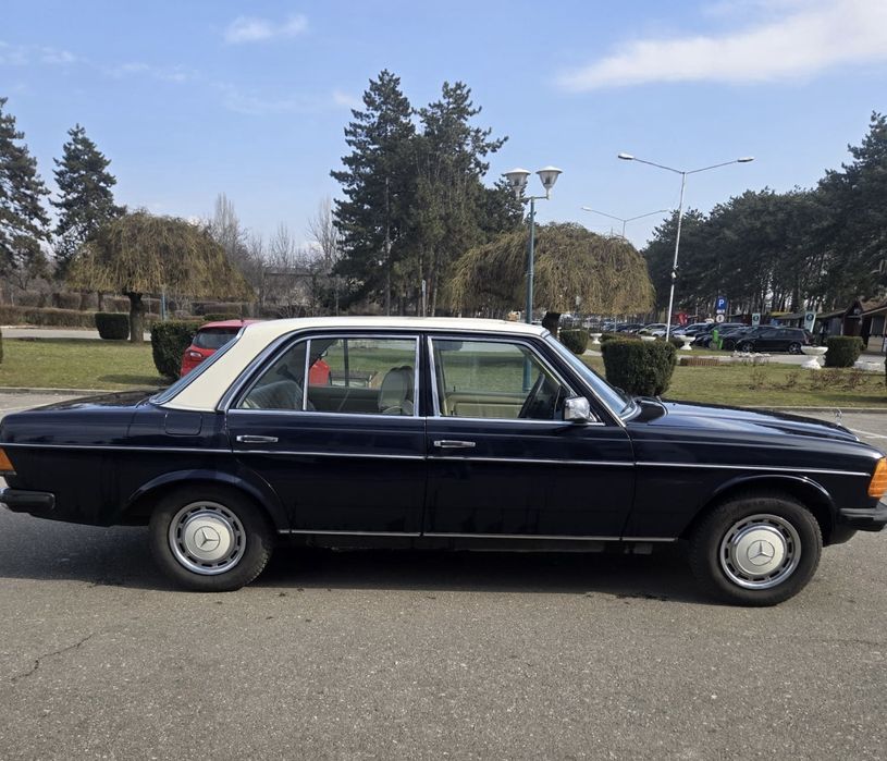 Mercedes 230 an 1976
