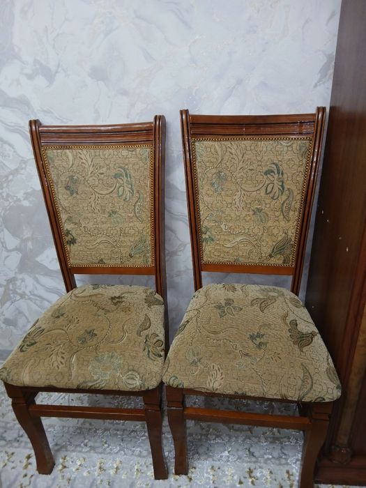 Srochna mebel stul sotiladi 10 dona