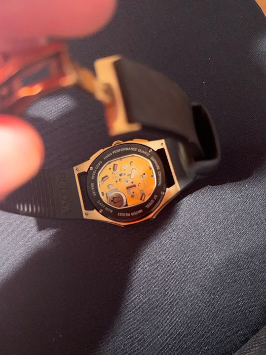 Ceas bulova curv