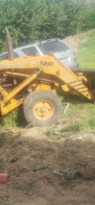 Vând buldoescavator