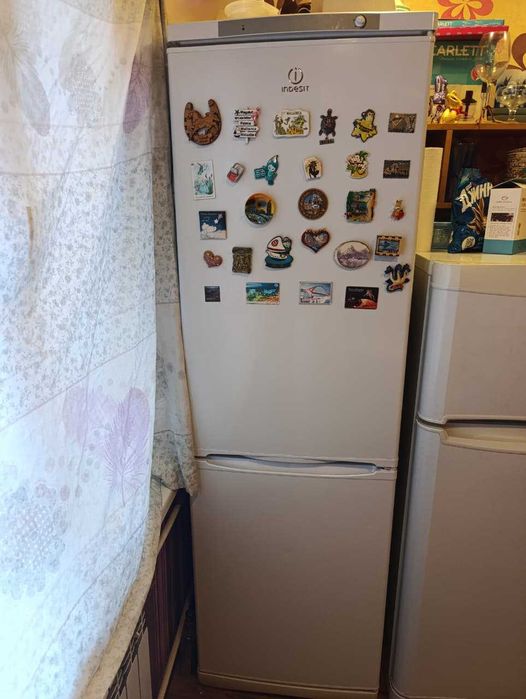 Продам 2 холодильника INDESIT