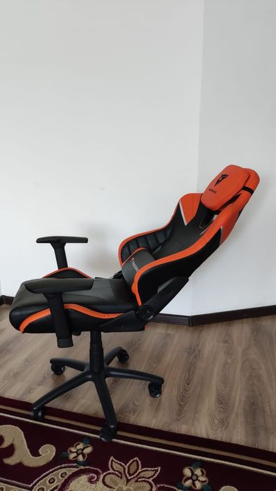 Игровое кресло Thunderx3