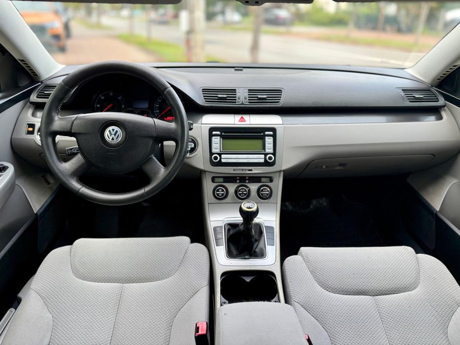 • Volkswagen Passat 2007 / 2.0 Diesel / Berlina / Parc Auto /  RATE •