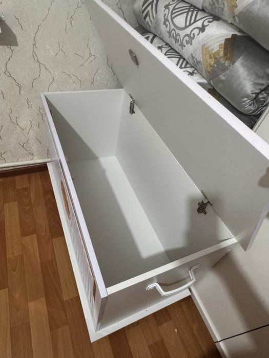 Сандық сатылады  (продам сундук)