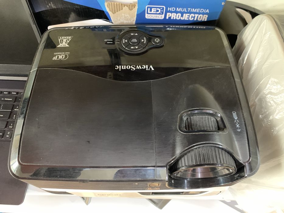 ViewSonic proektir sotiladi